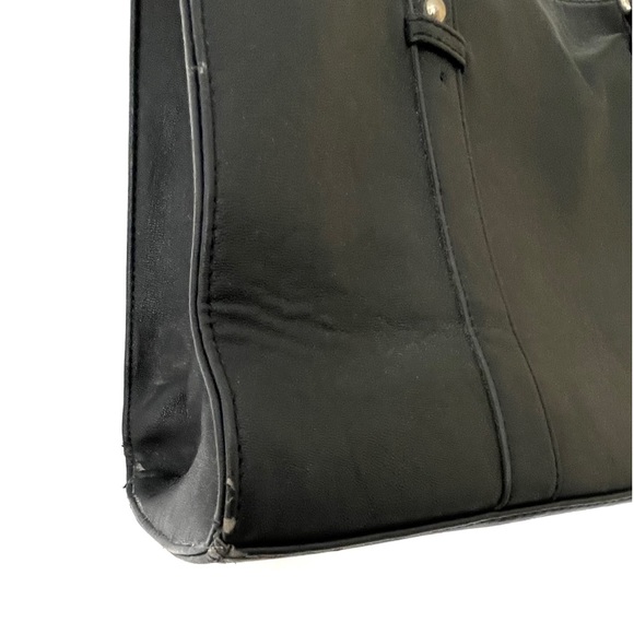 🎉FREE with 3+ items purchased🎉 FOREVER 21 Vegan Leather Bag - Picture 6 of 14